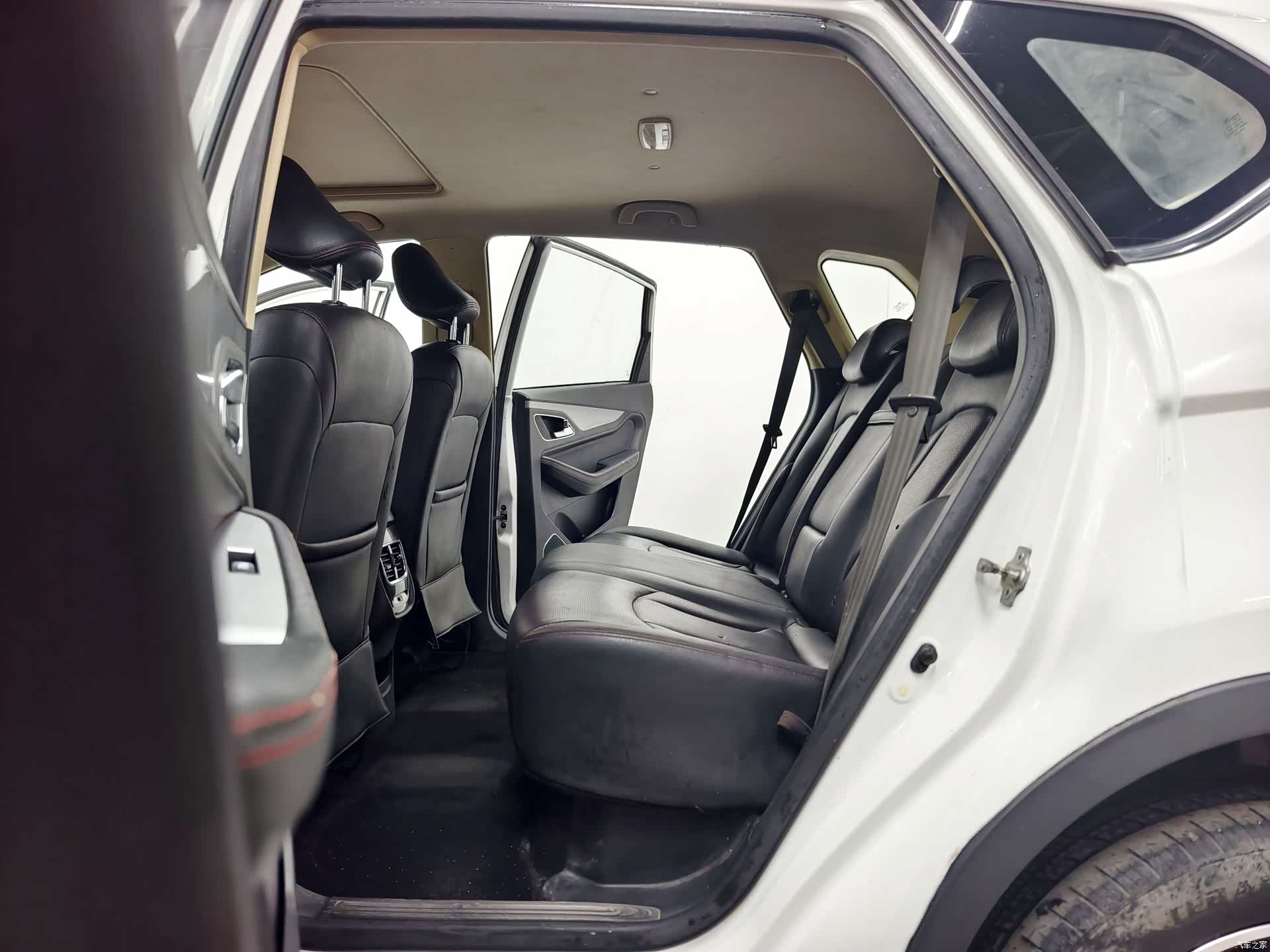 Wuling 560, 2017 13