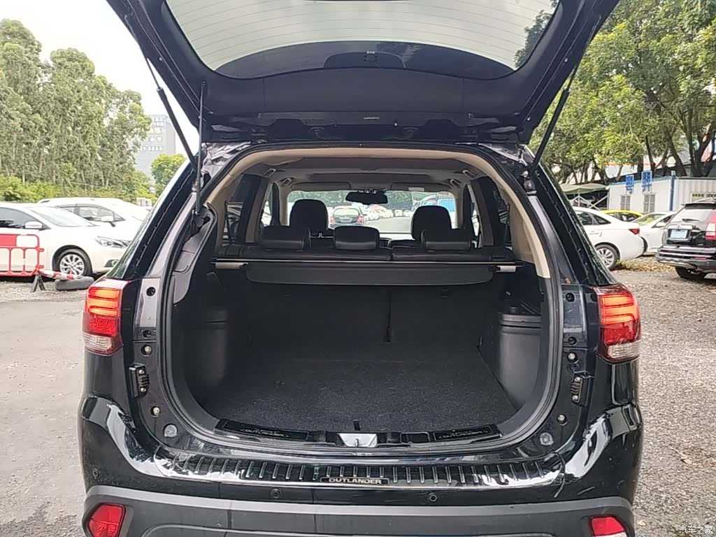 Mitsubishi Outlander, 2018 19