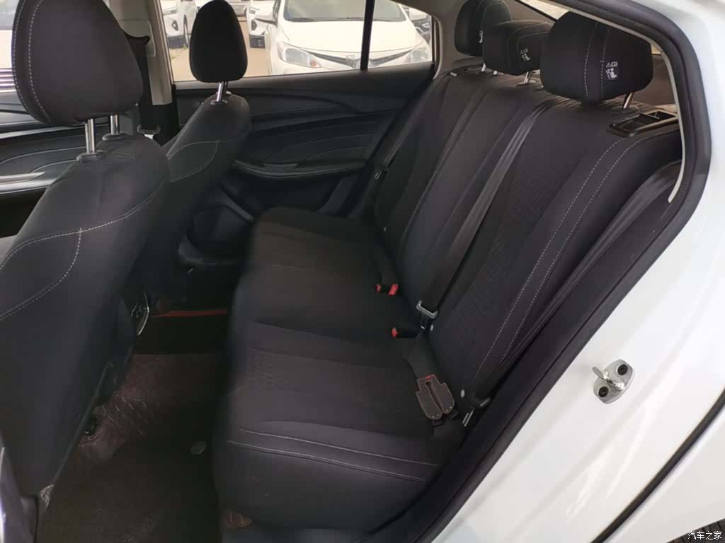 Roewe i5, 2020 17