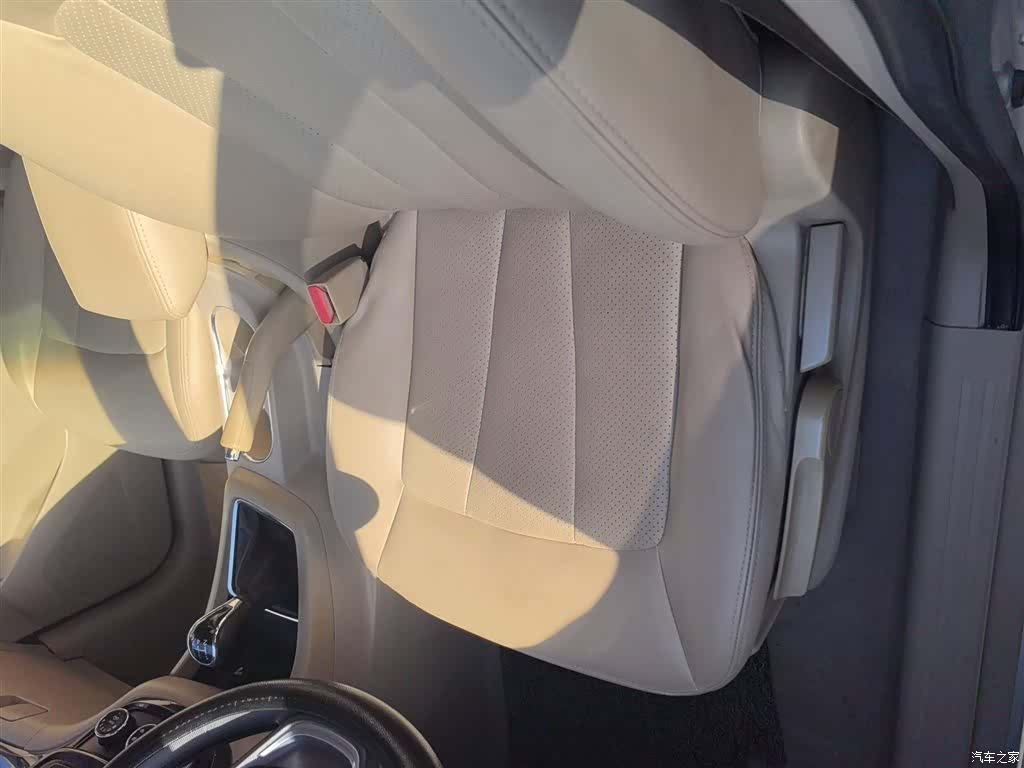 Wuling 730, 2015 12