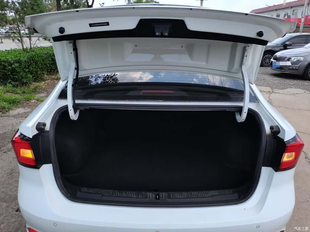 Roewe i5, 2020 19