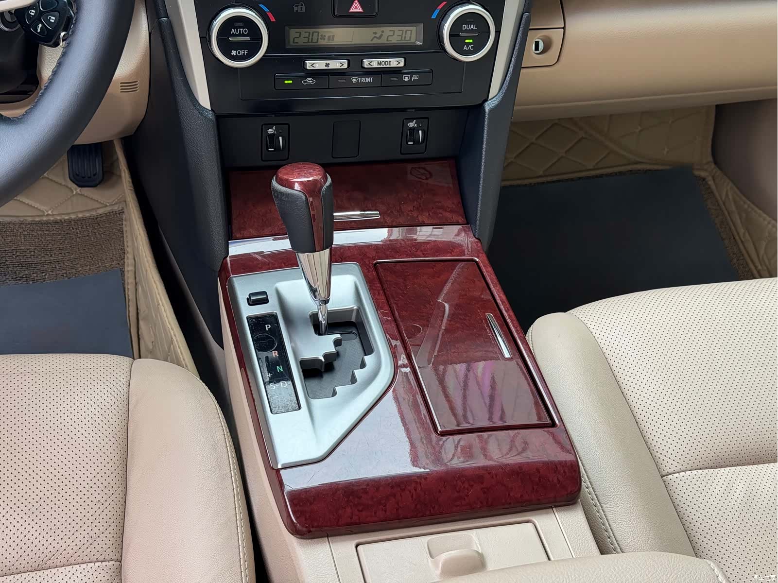 Toyota Camry, 2013 13