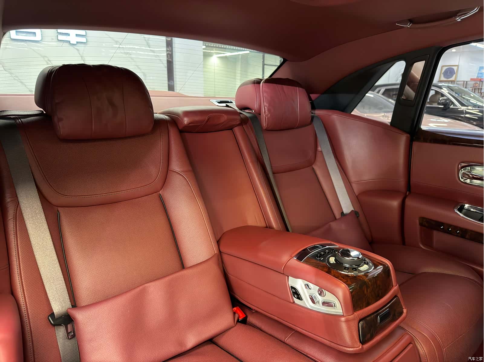 Rolls-Royce Ghost, 2018 10