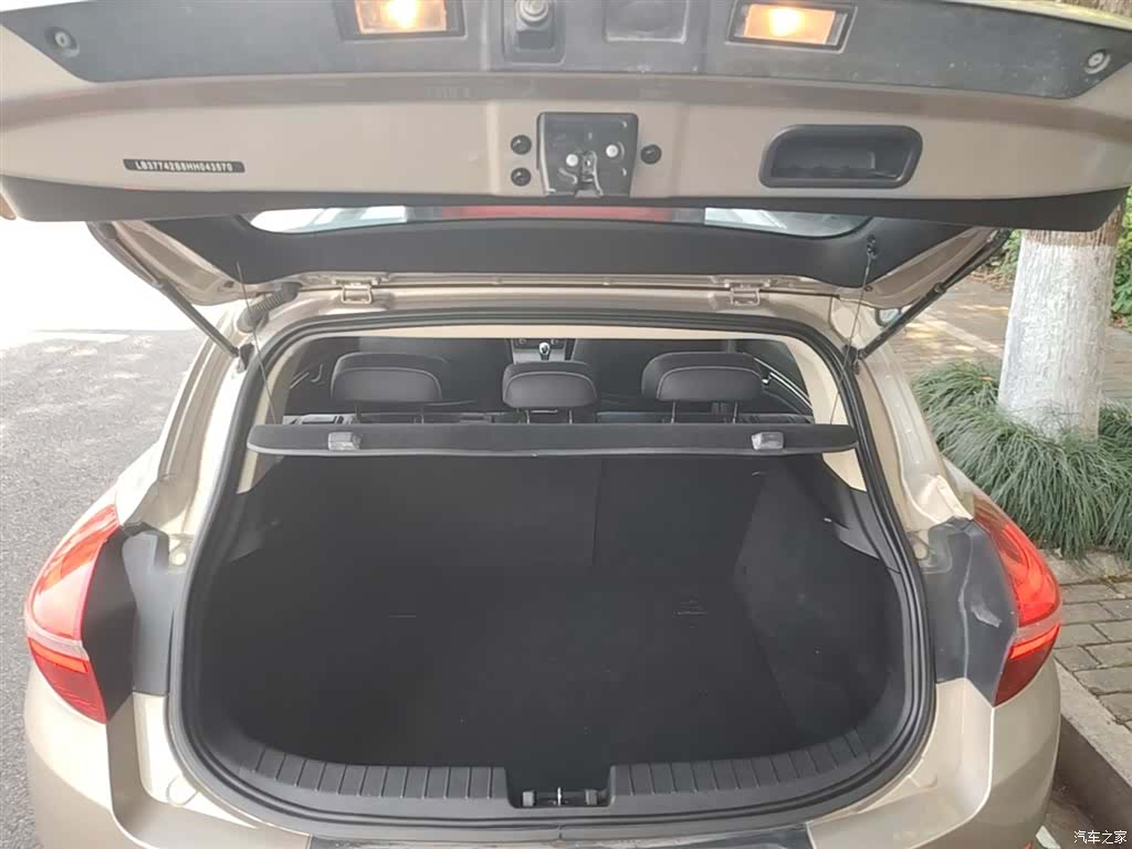 Geely Emgrand, 2017 19
