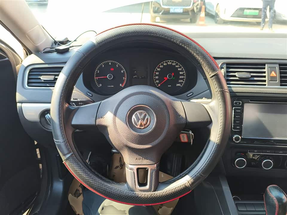 Volkswagen Sagitar