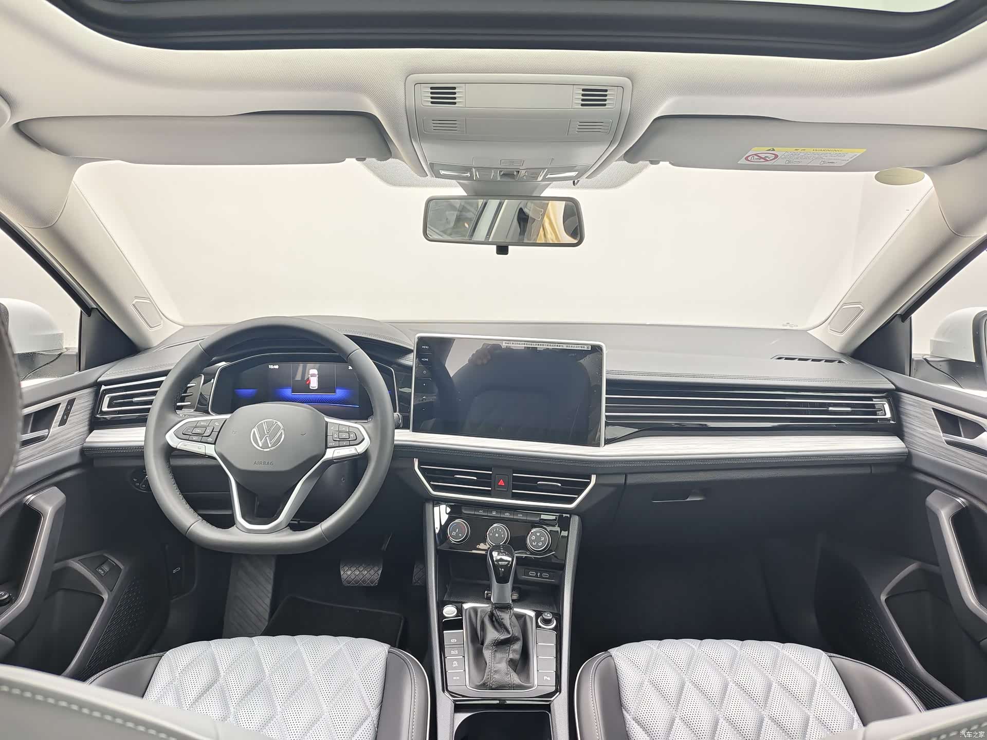 Volkswagen Sagitar, 2024 6