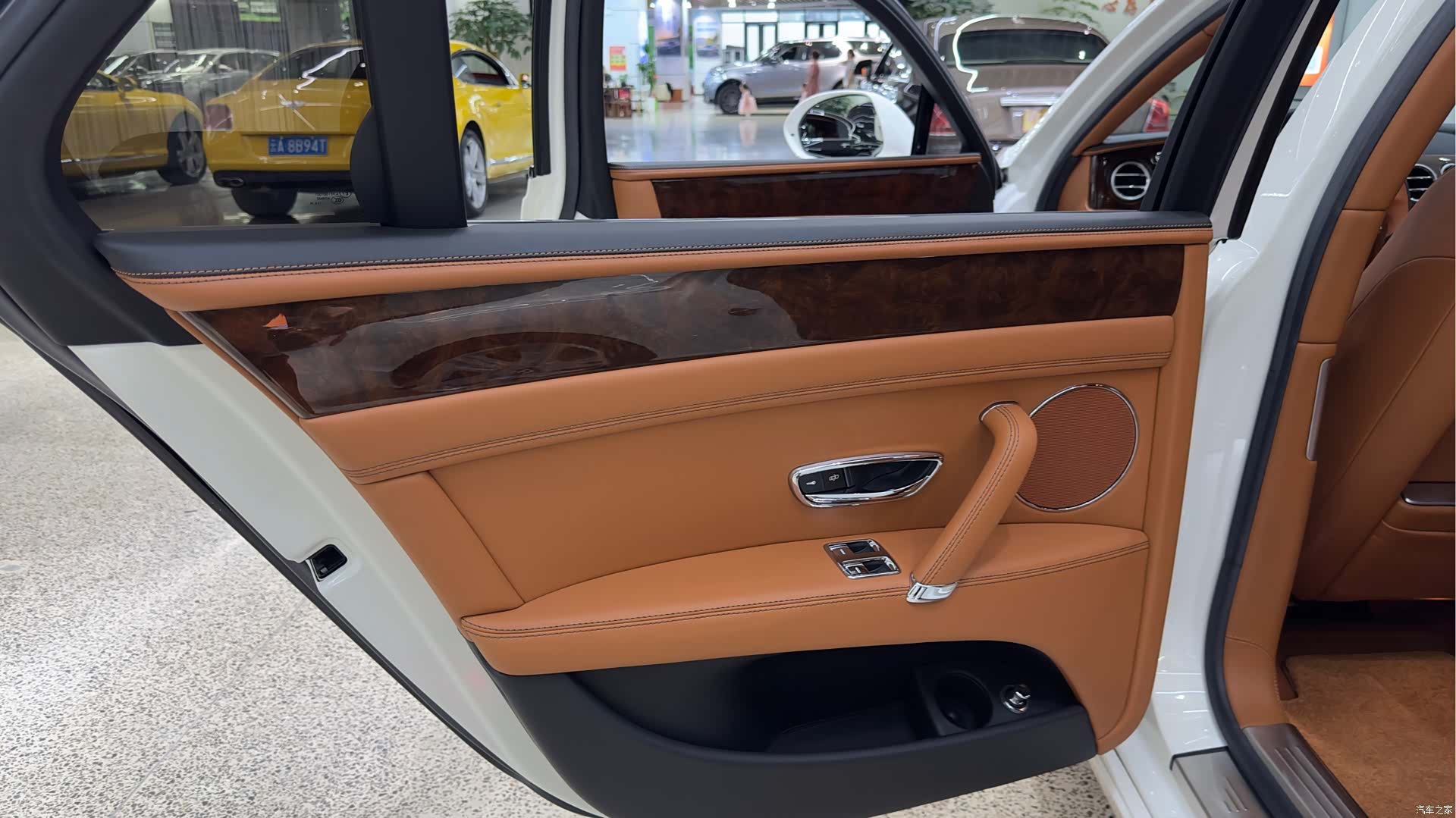 Bentley Flying Spur, 2017 13
