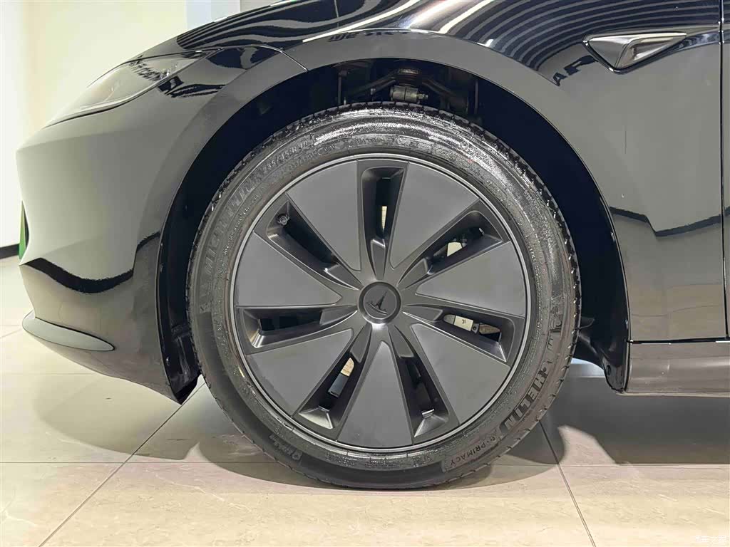 Tesla Model 3, 2024 10