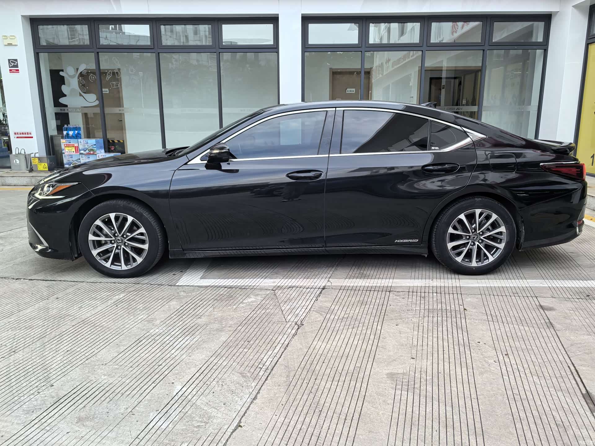 Lexus ES, 2022 6