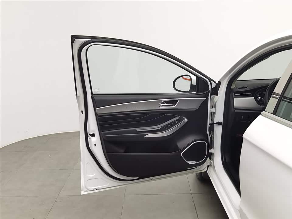 Chery Arrizo 5