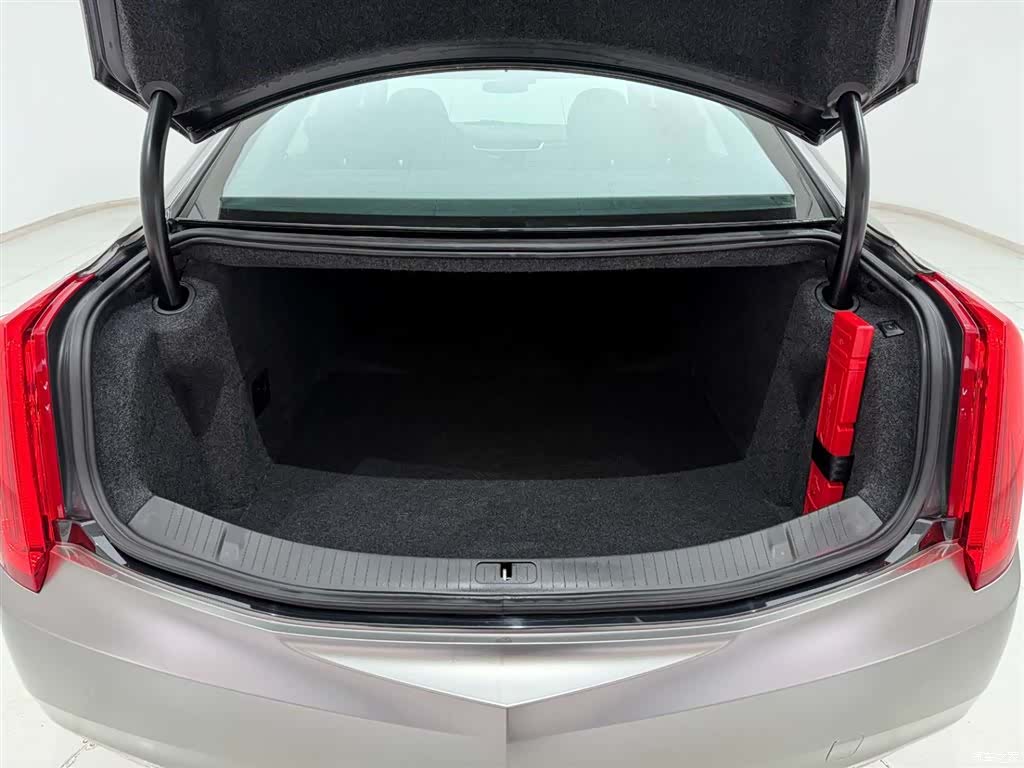 Cadillac XTS, 2015 14