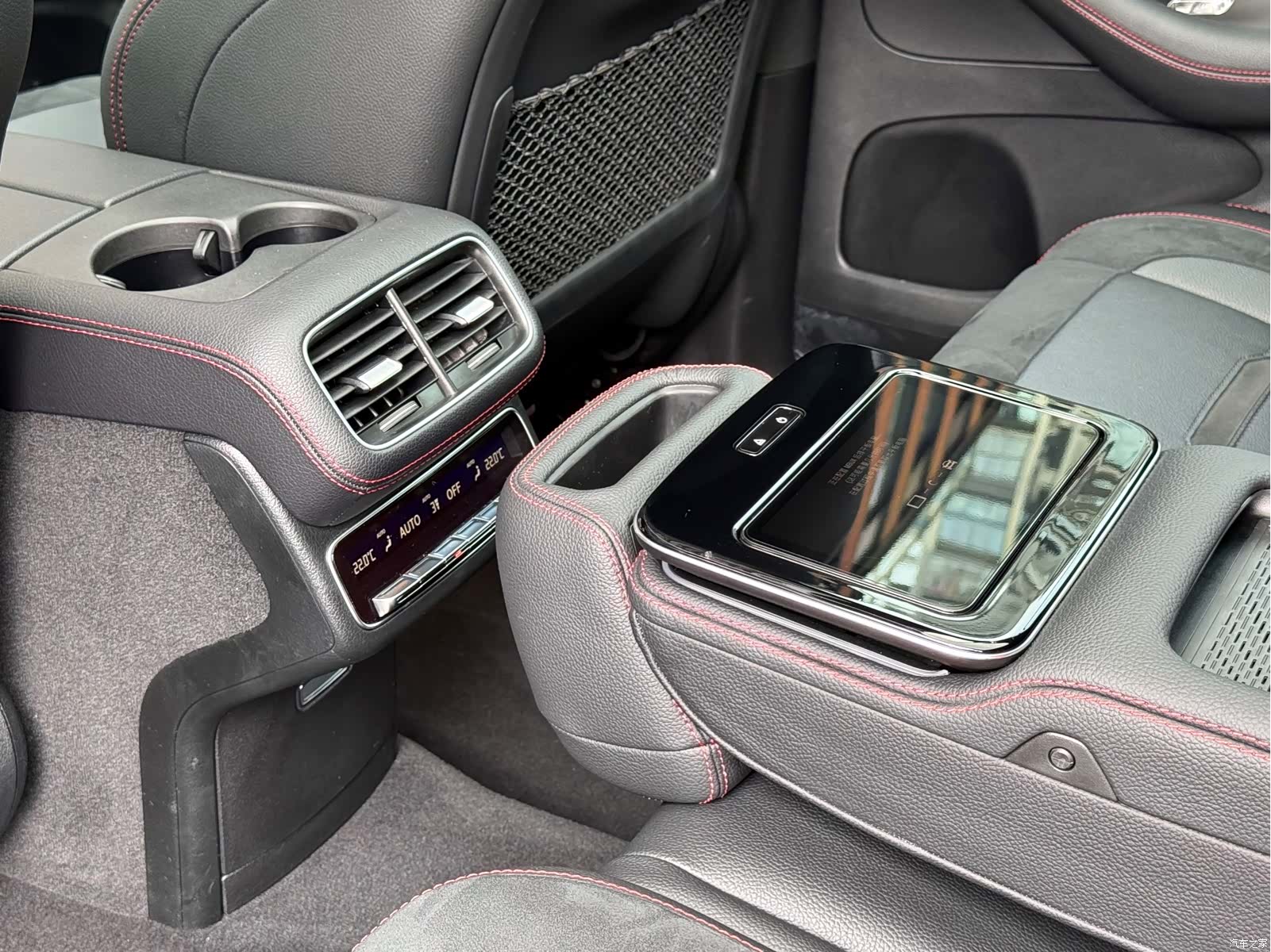 Mercedes-Benz GLE, 2024 13