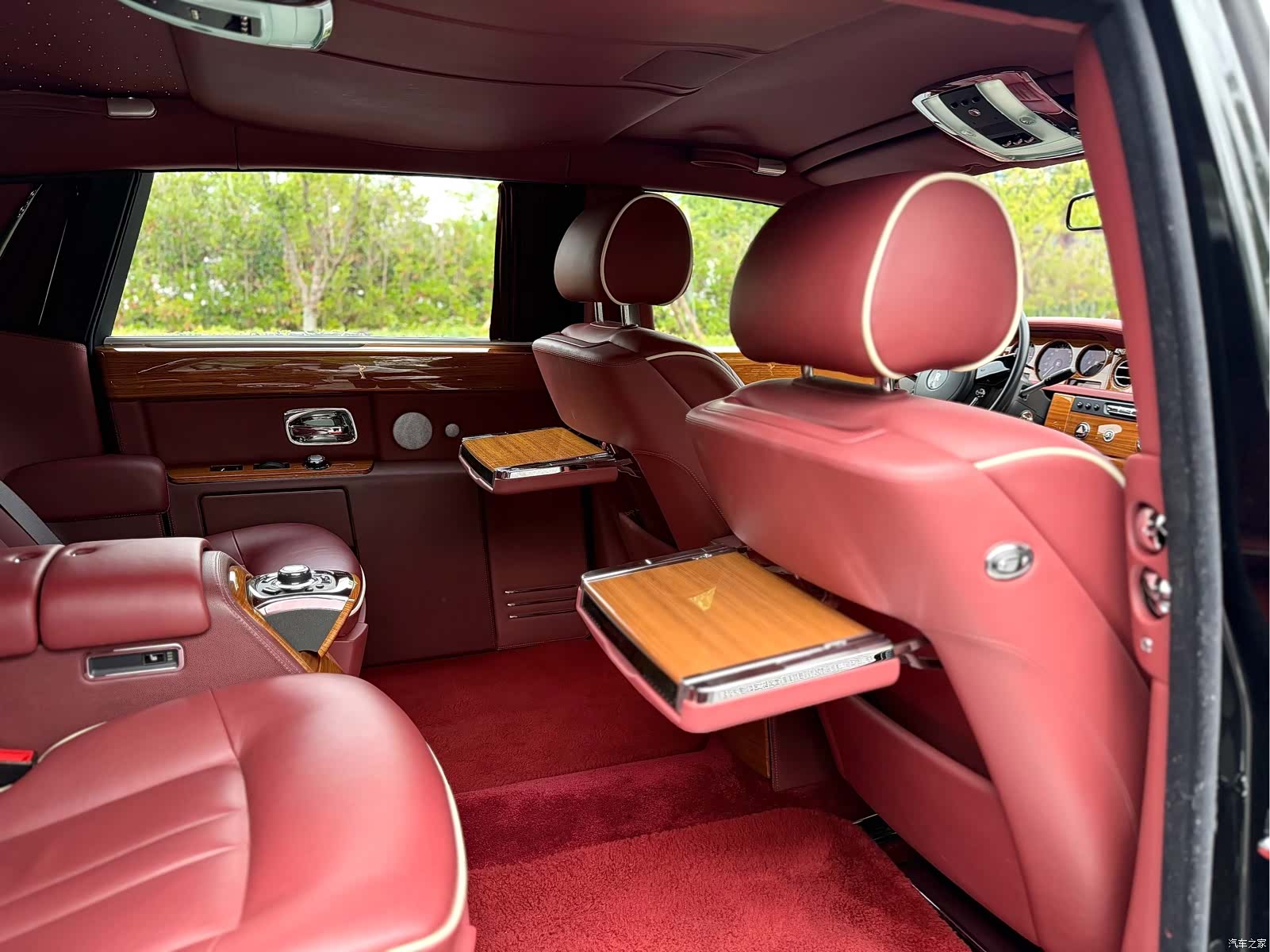 Rolls-Royce Phantom, 2015 14