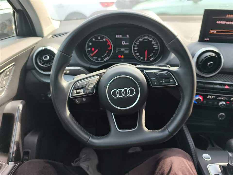 Audi Q2L
