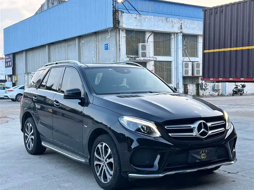 Mercedes-Benz GLE Mercedes-Benz GLE