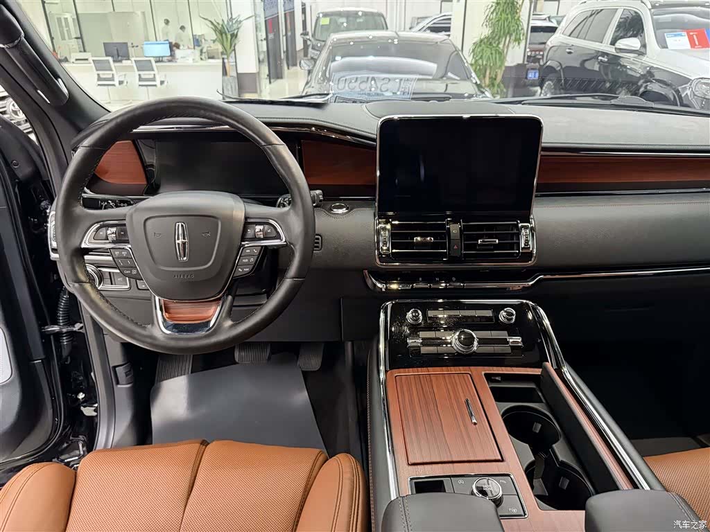 Lincoln Navigator, 2021 10