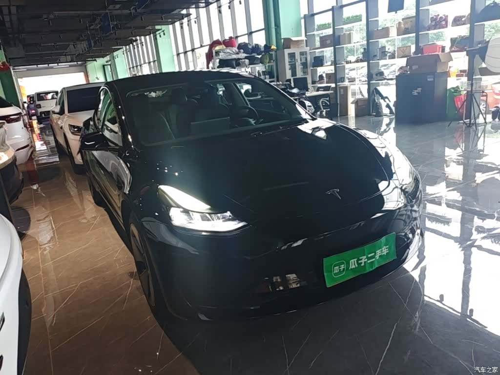 Tesla Model 3, 2023 4