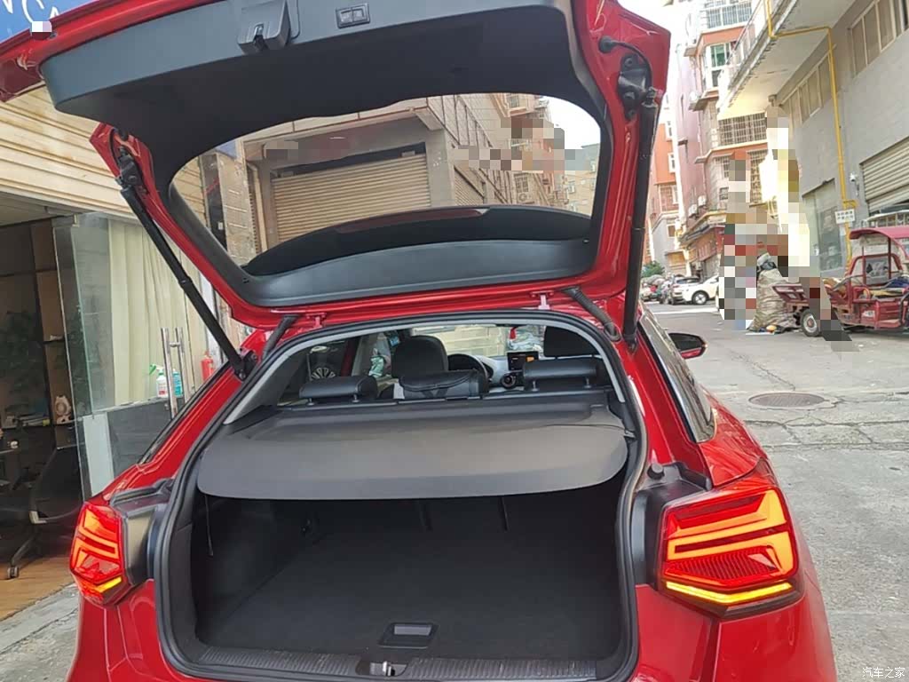 Audi Q2L, 2019 19