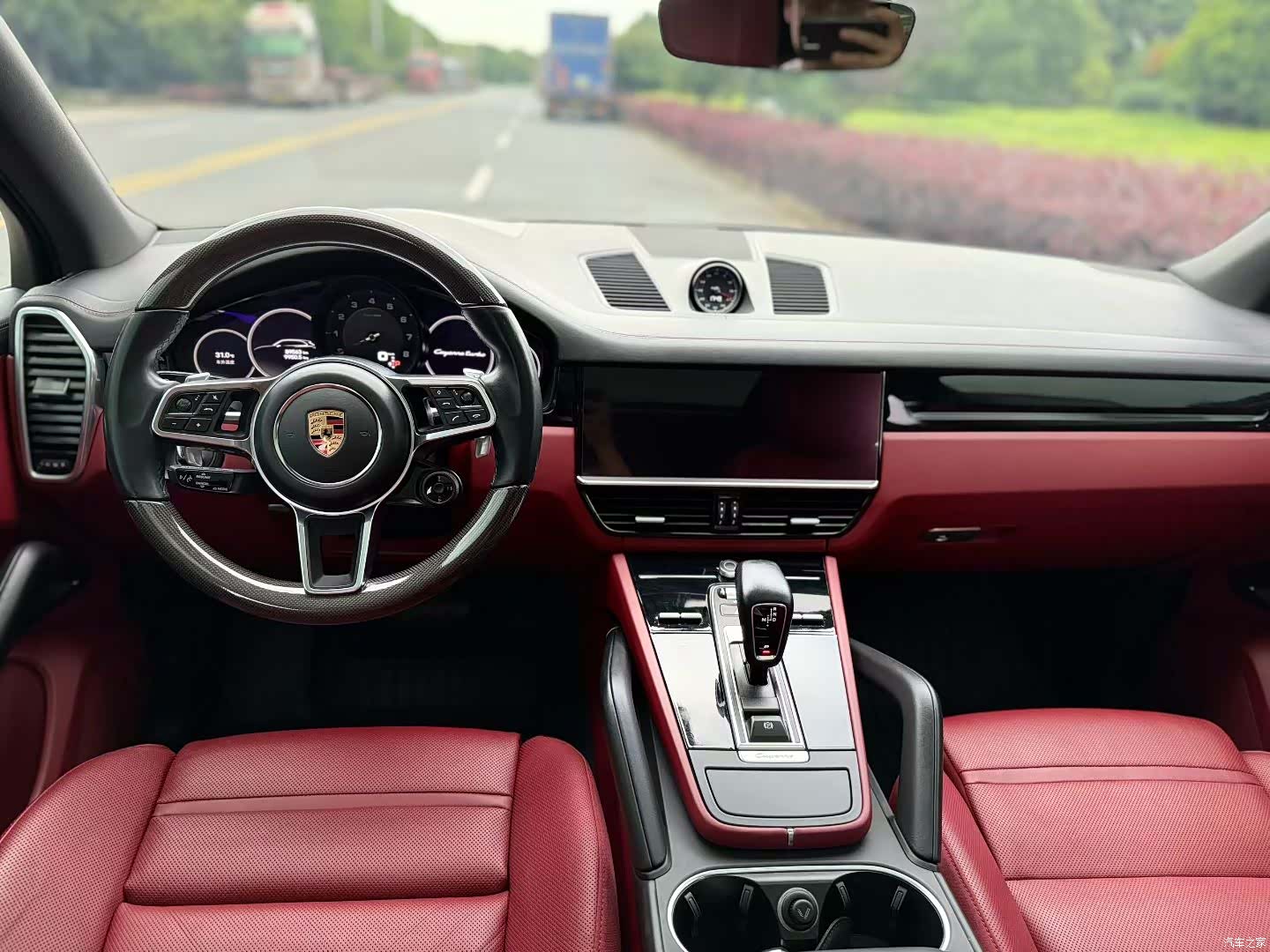 Porsche Cayenne, 2022 все фото