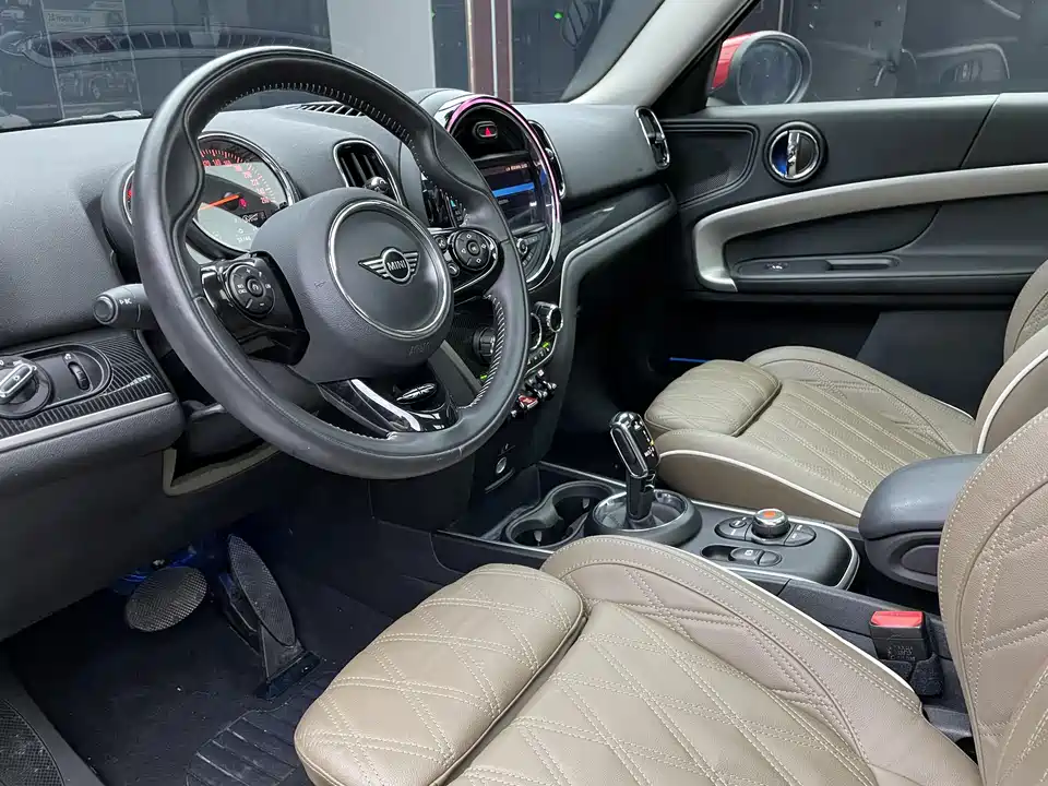 MINI COUNTRYMAN
