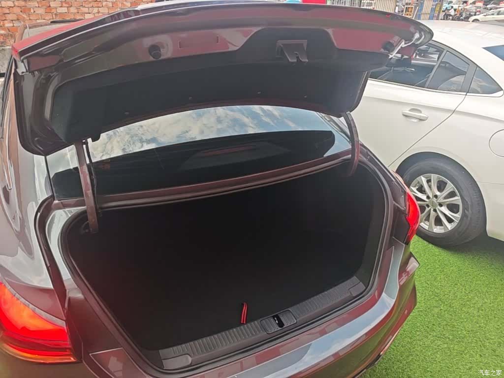 MG MG5, 2024 19