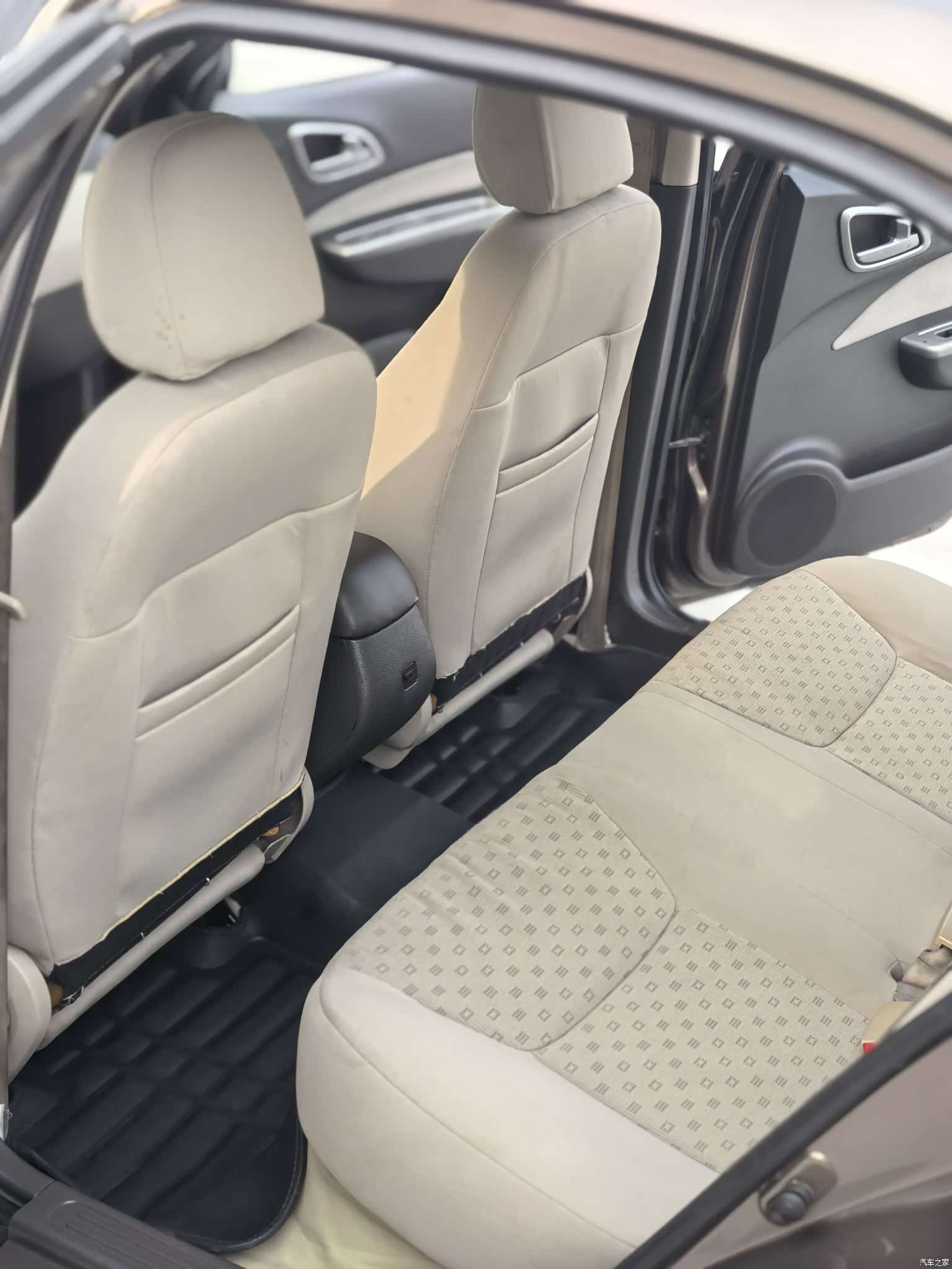 Wuling 630, 2013 13