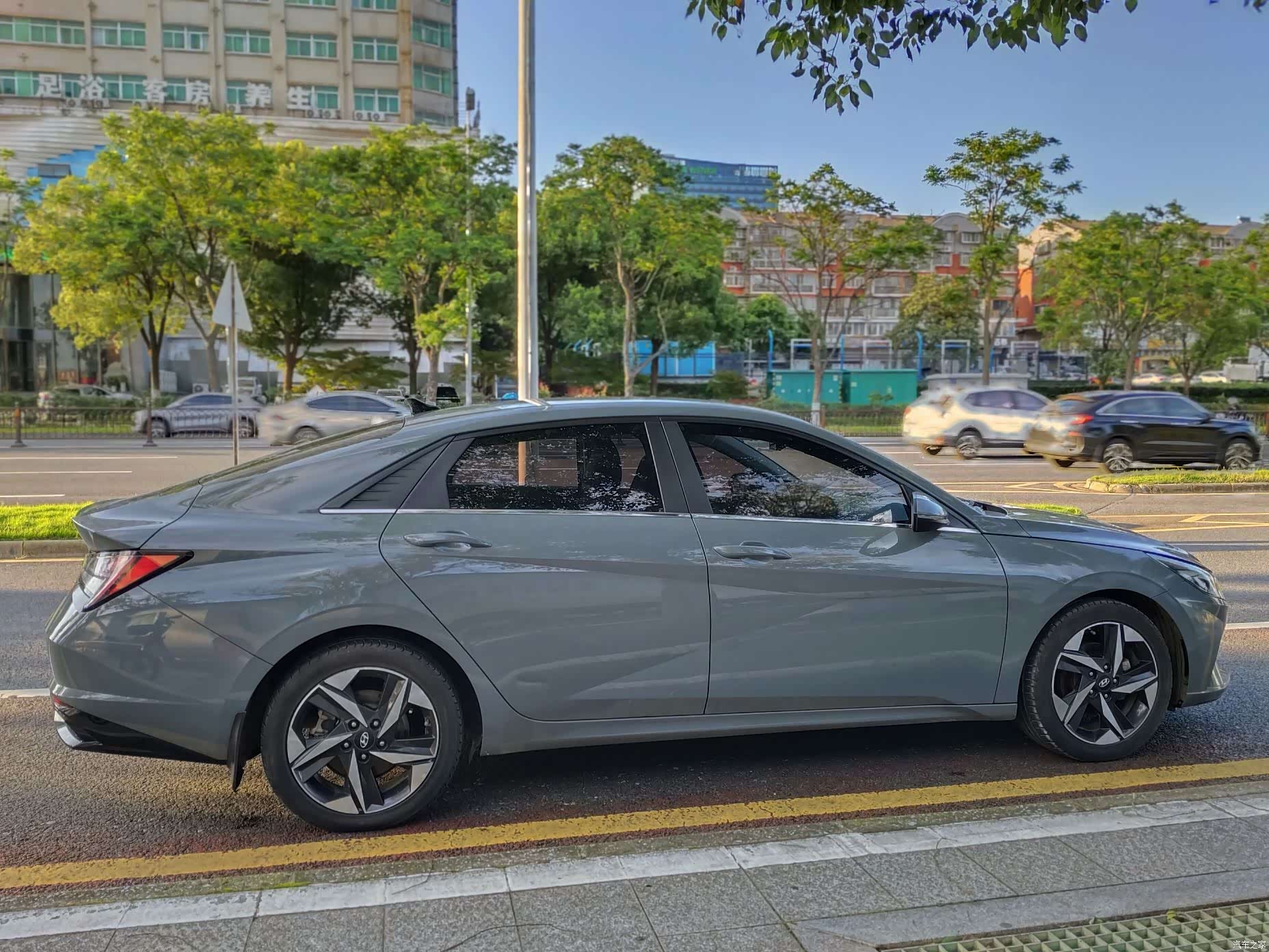 Hyundai Elantra, 2021 4