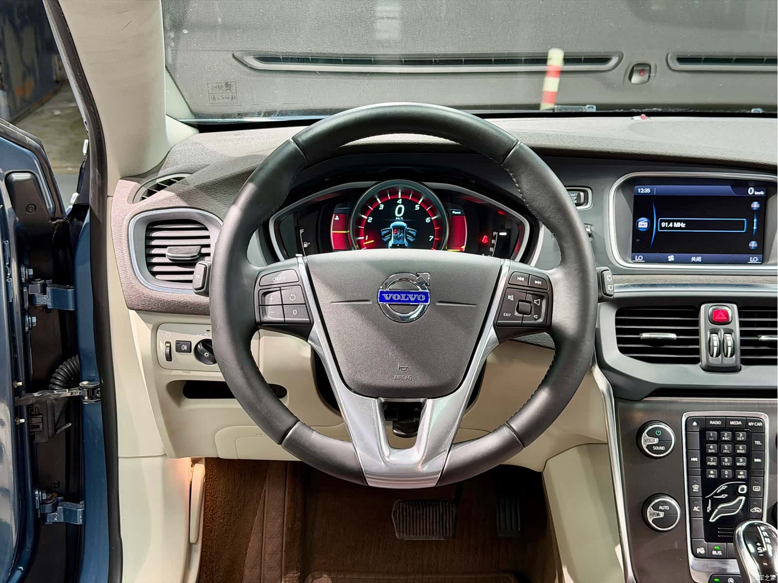 Volvo V40, 2014 15