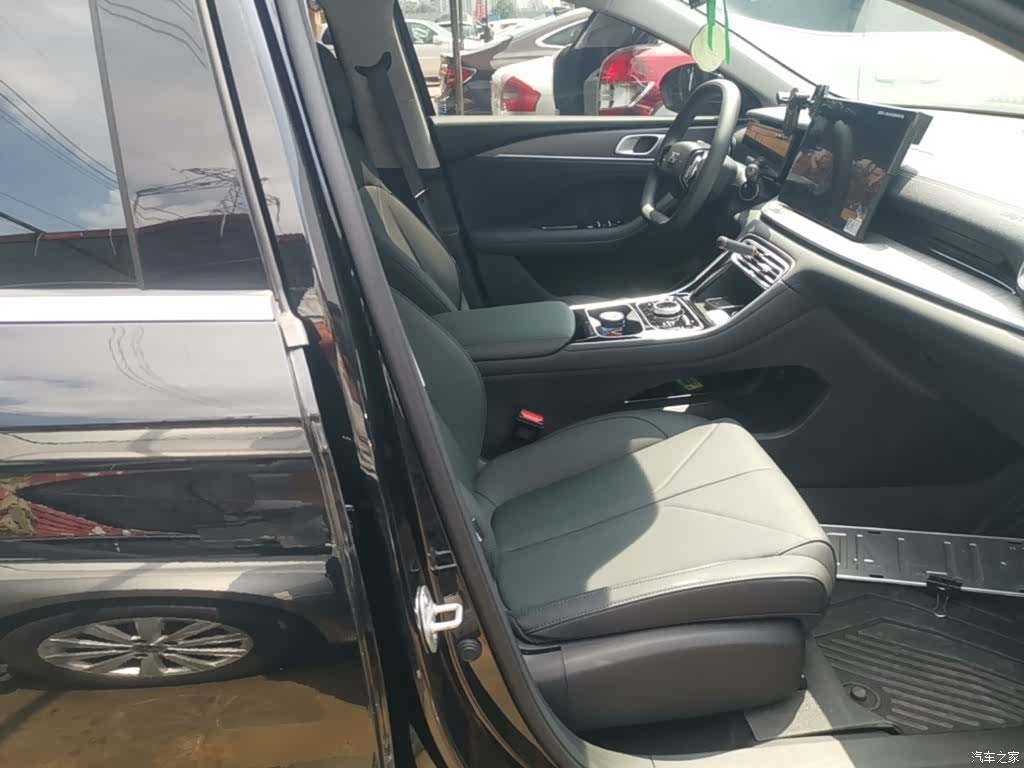 Geely 6, 2025 25