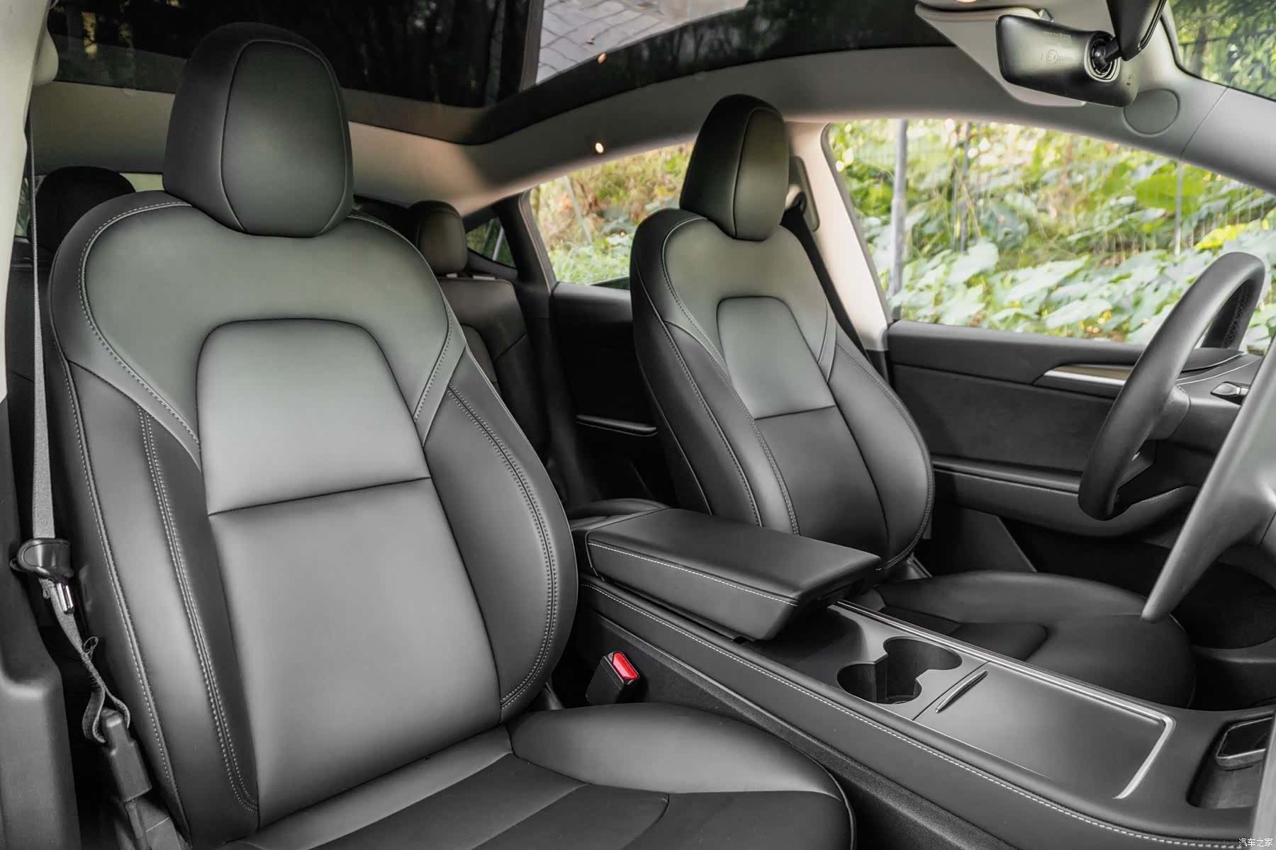 Tesla Model Y, 2022 15