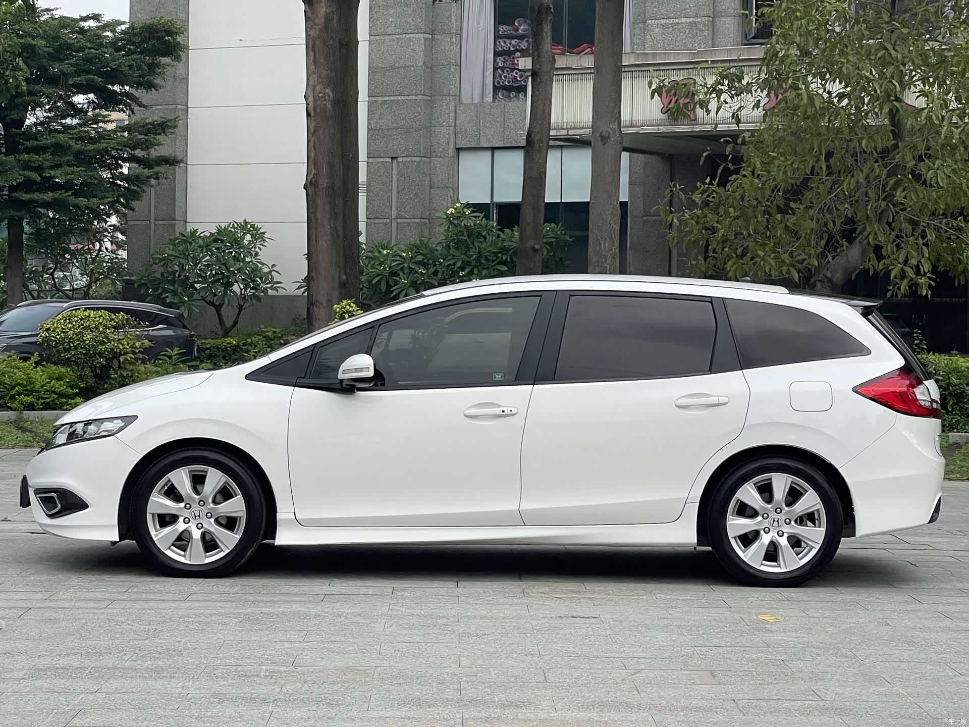 Honda Jade, 2014 4