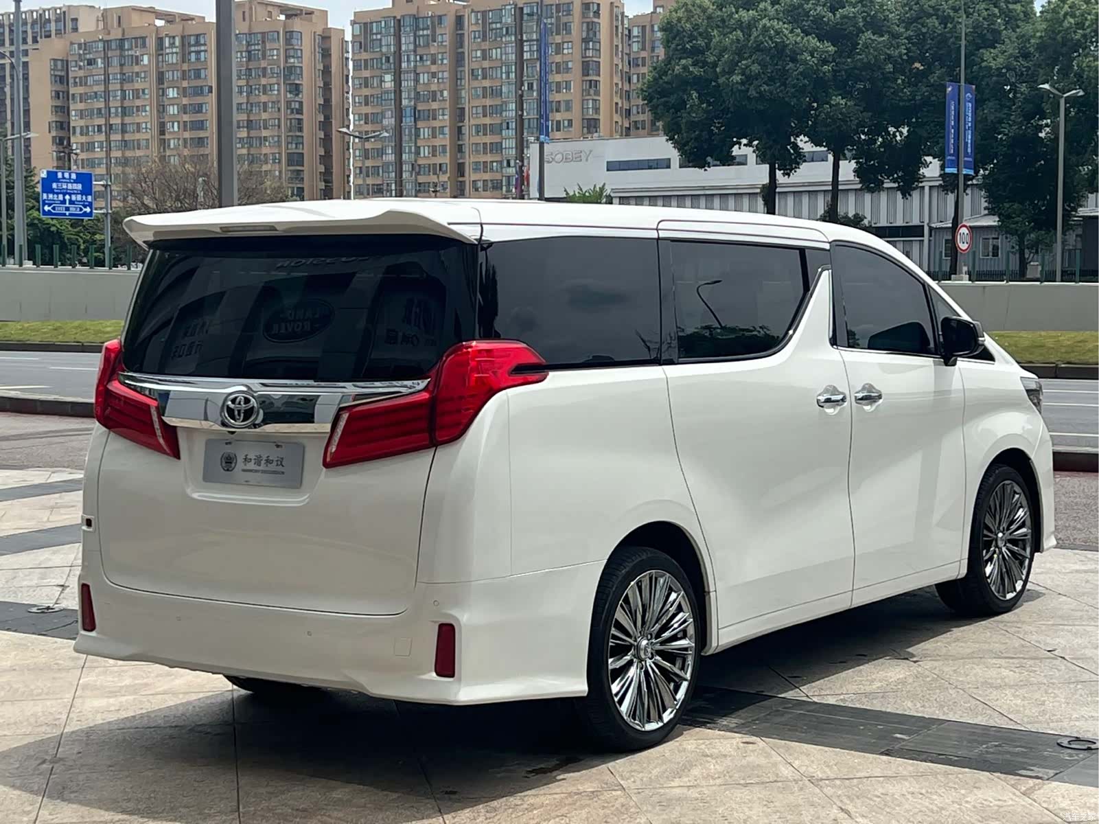 Toyota Alphard, 2018 4