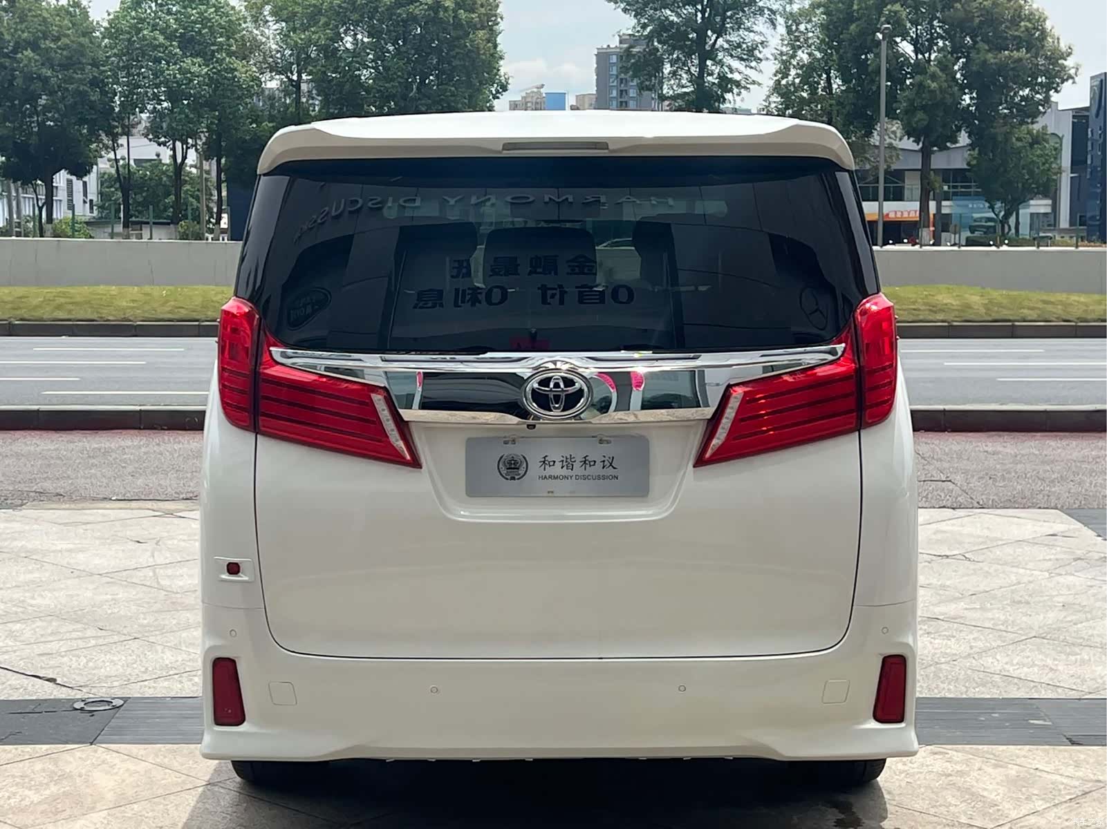 Toyota Alphard, 2018 все фото