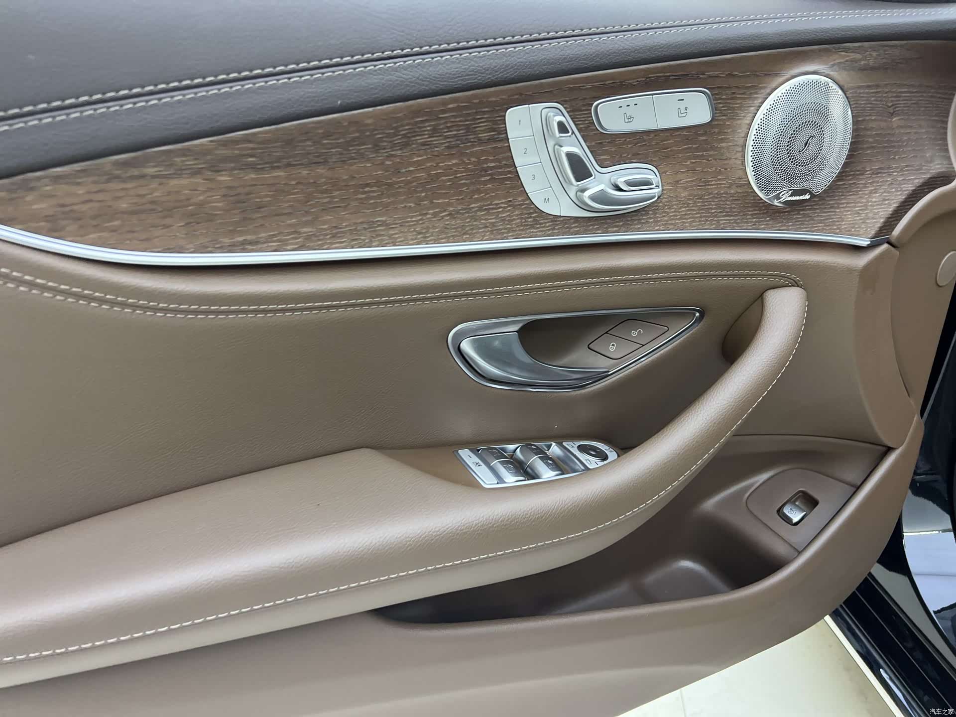 Mercedes-Benz E-Class, 2022 10