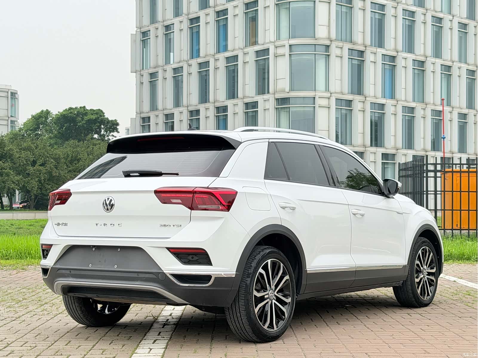 Volkswagen T-ROC, 2019 18