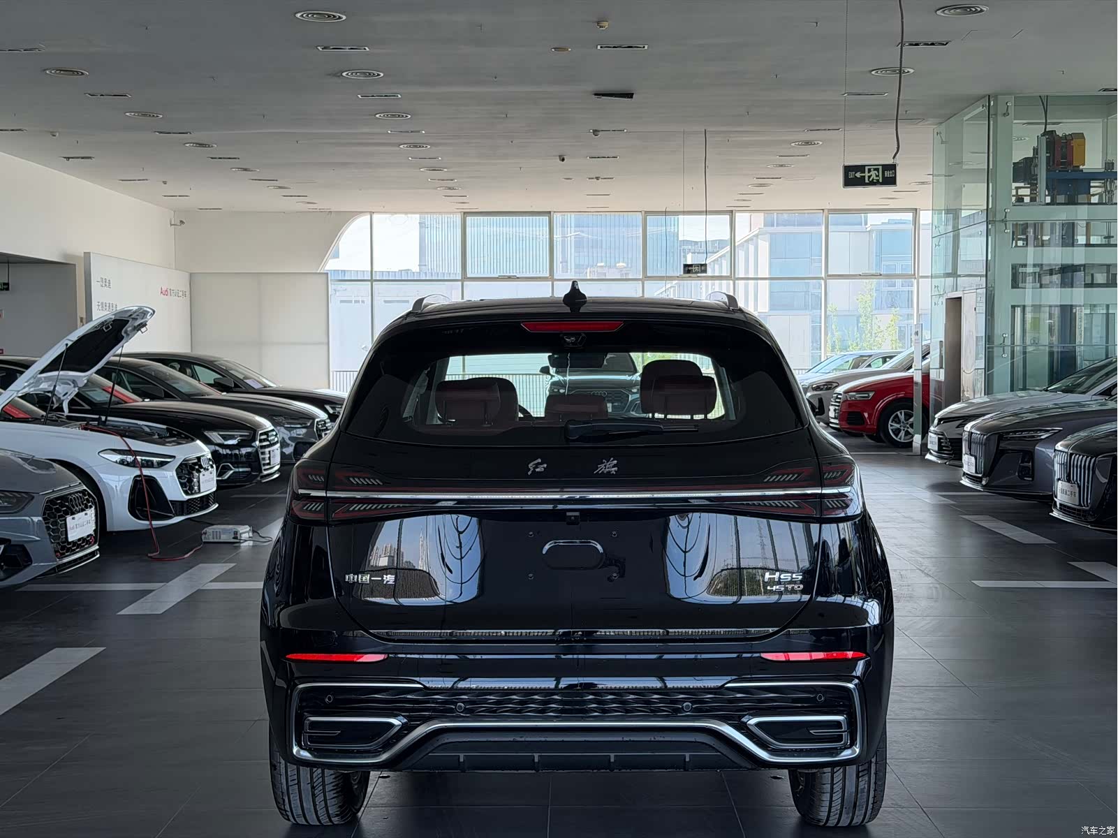 Hongqi HS5, 2026 все фото