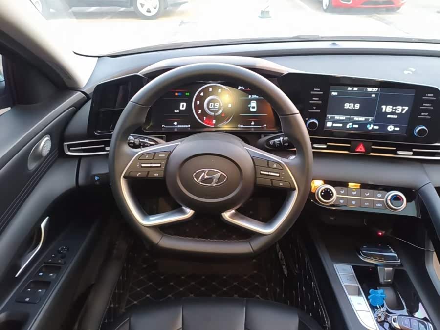 Hyundai Elantra 2022, фото 11