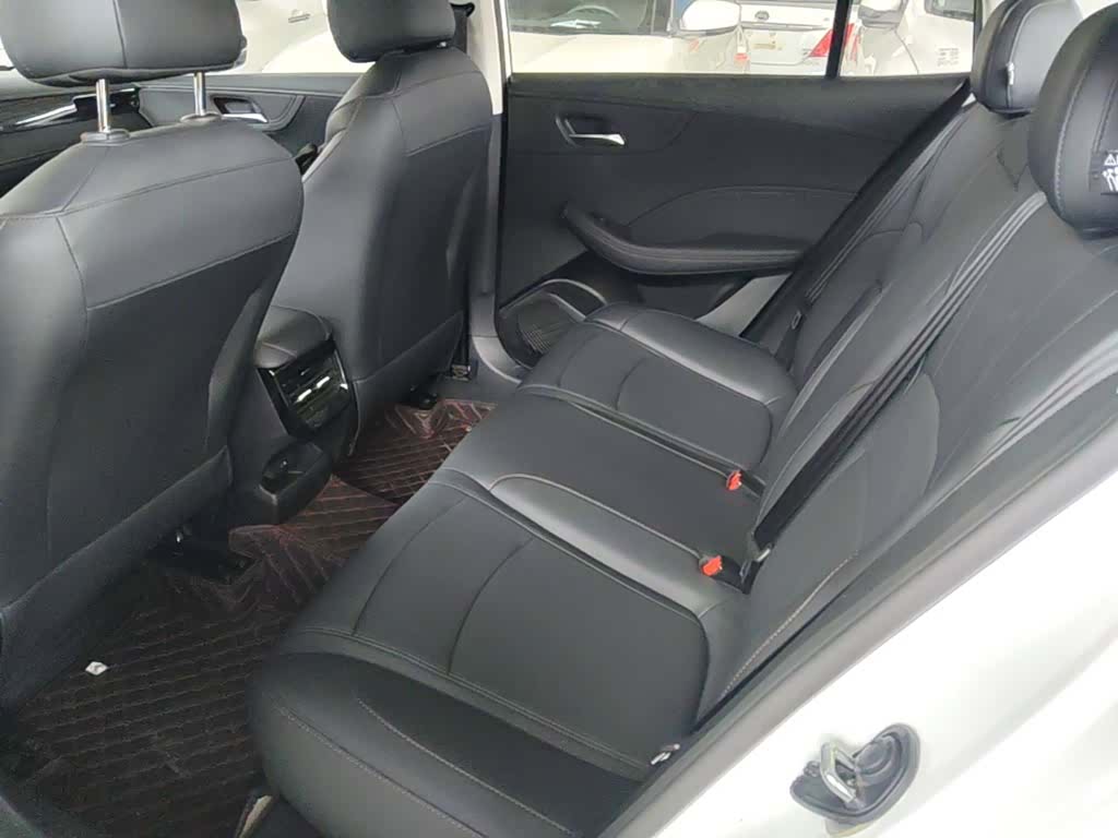 Roewe i5, 2025 17
