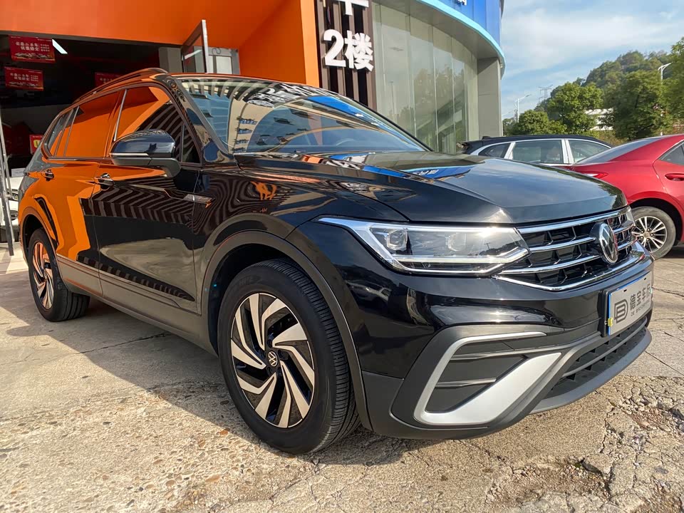 Volkswagen Tiguan L