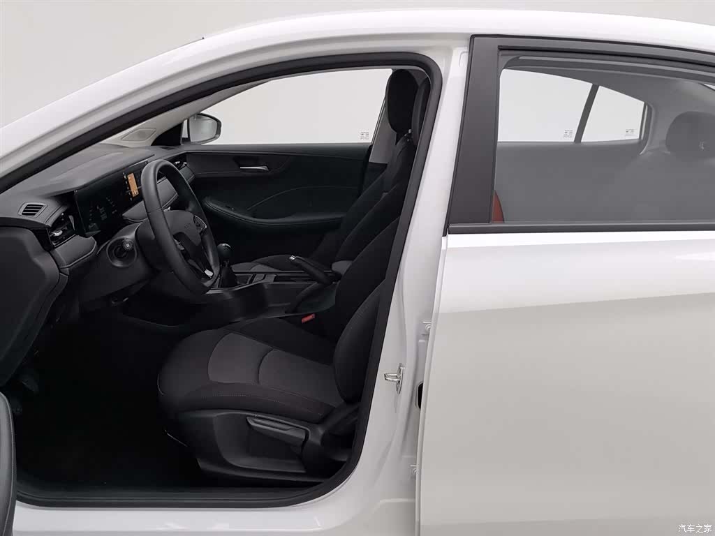 Roewe i5, 2025 10