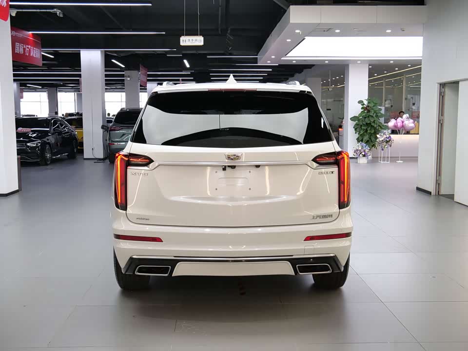 Cadillac XT6