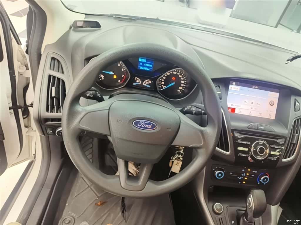 Ford Focus, 2019 11
