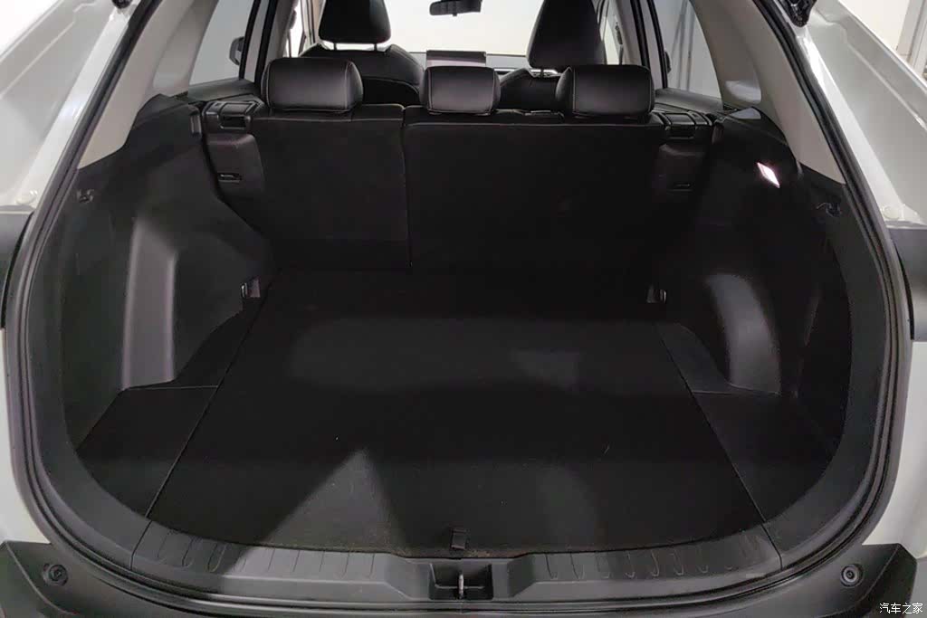 Toyota RAV4, 2023 4