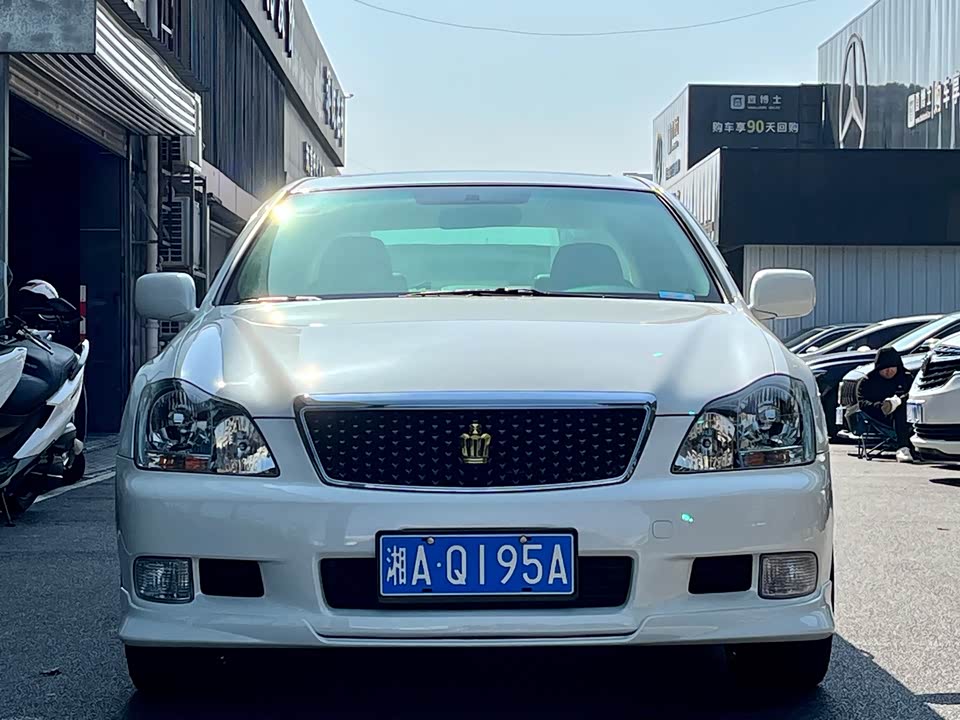 Toyota crown