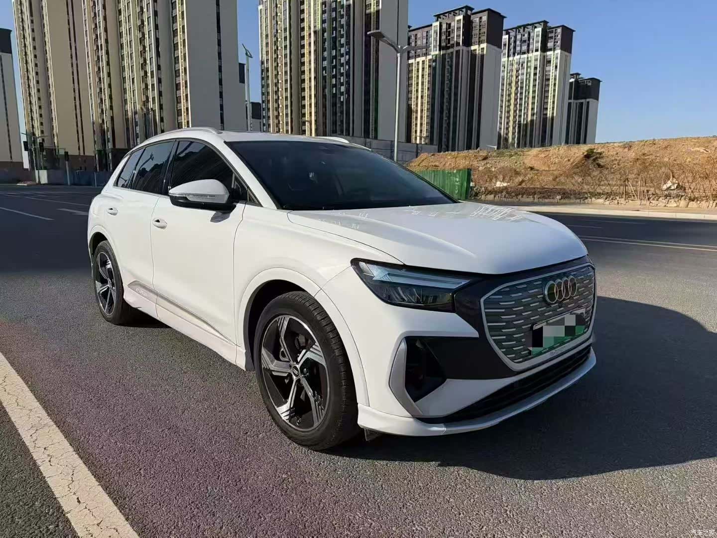 Audi Q4 e-tron, 2024 3