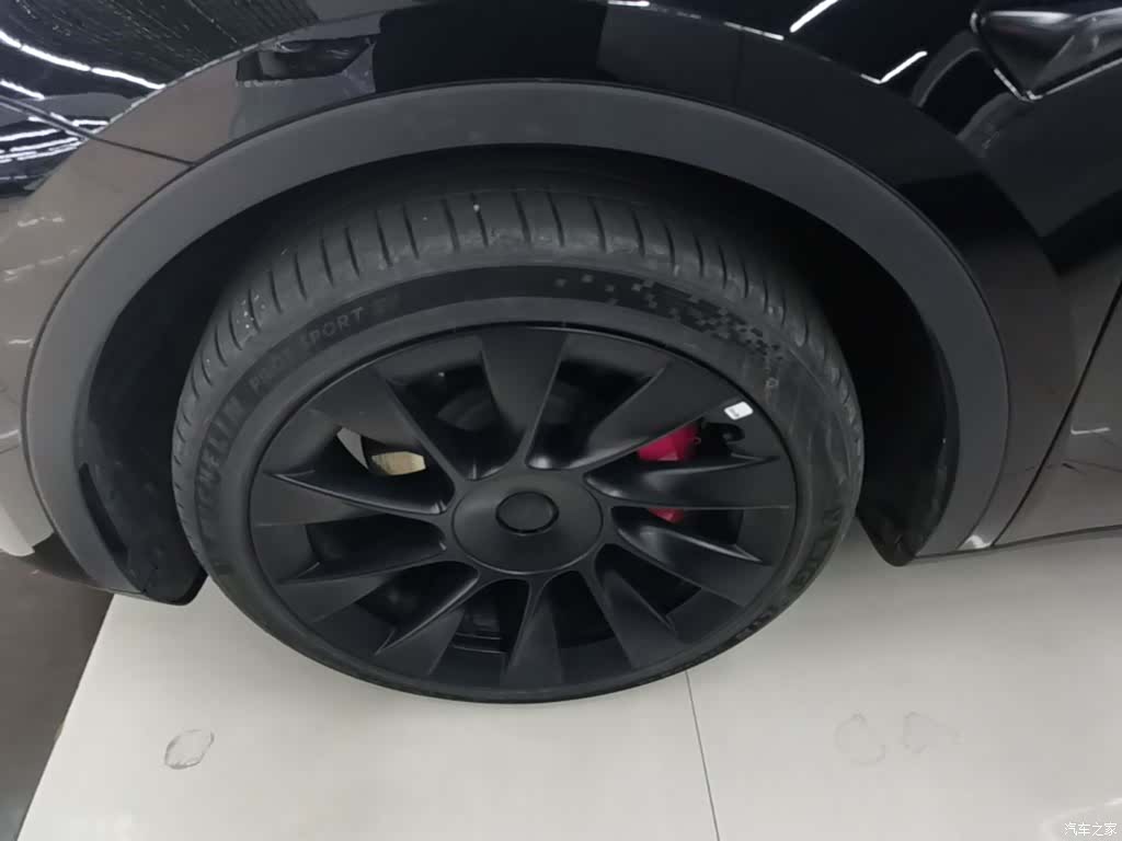 Tesla Model Y, 2023 23
