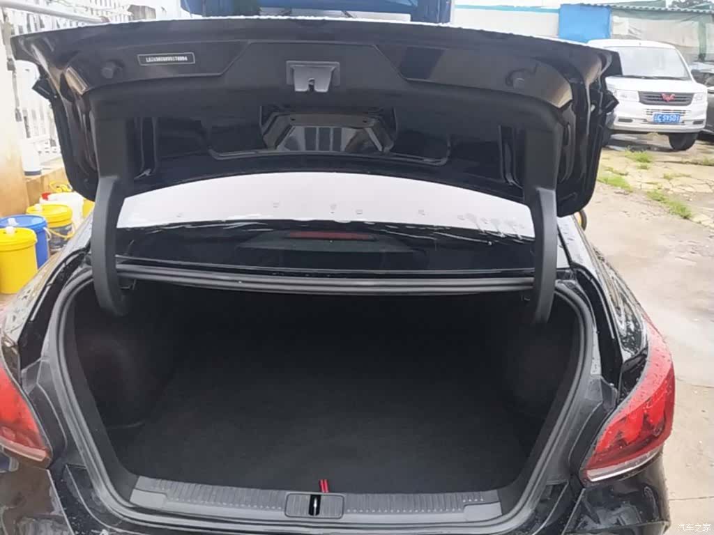 MG MG5, 2023 19