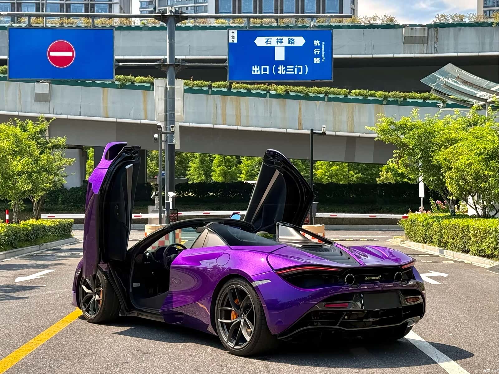 McLaren 720S, 2020 9