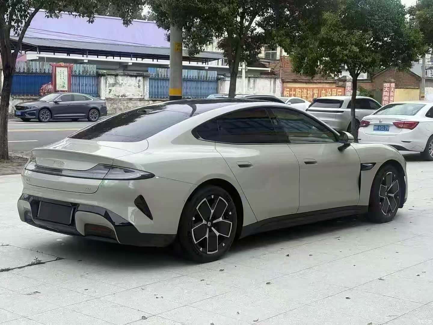 Xiaomi SU7, 2025 17