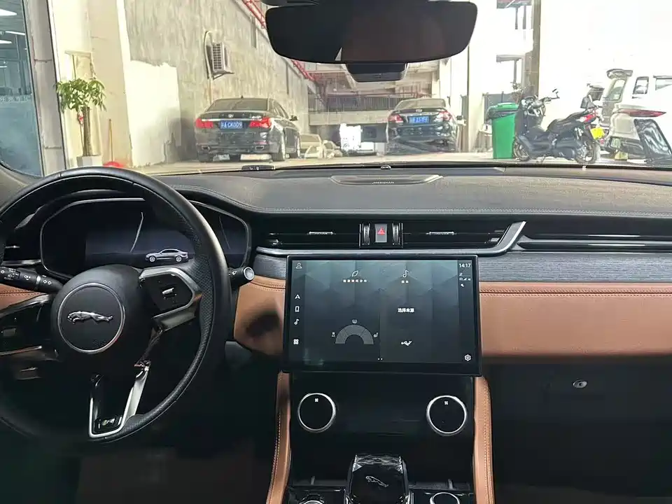 Jaguar XFL